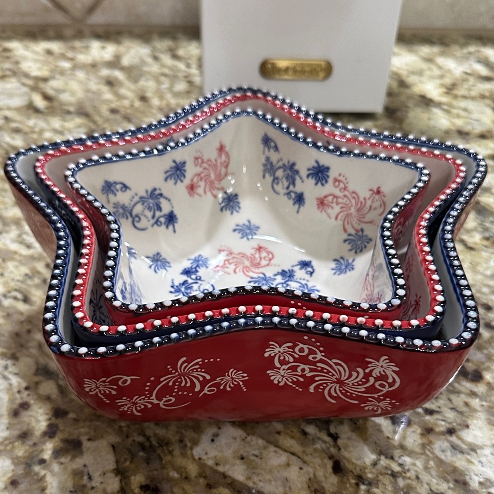Star-Shaped Decorative Bowls Set